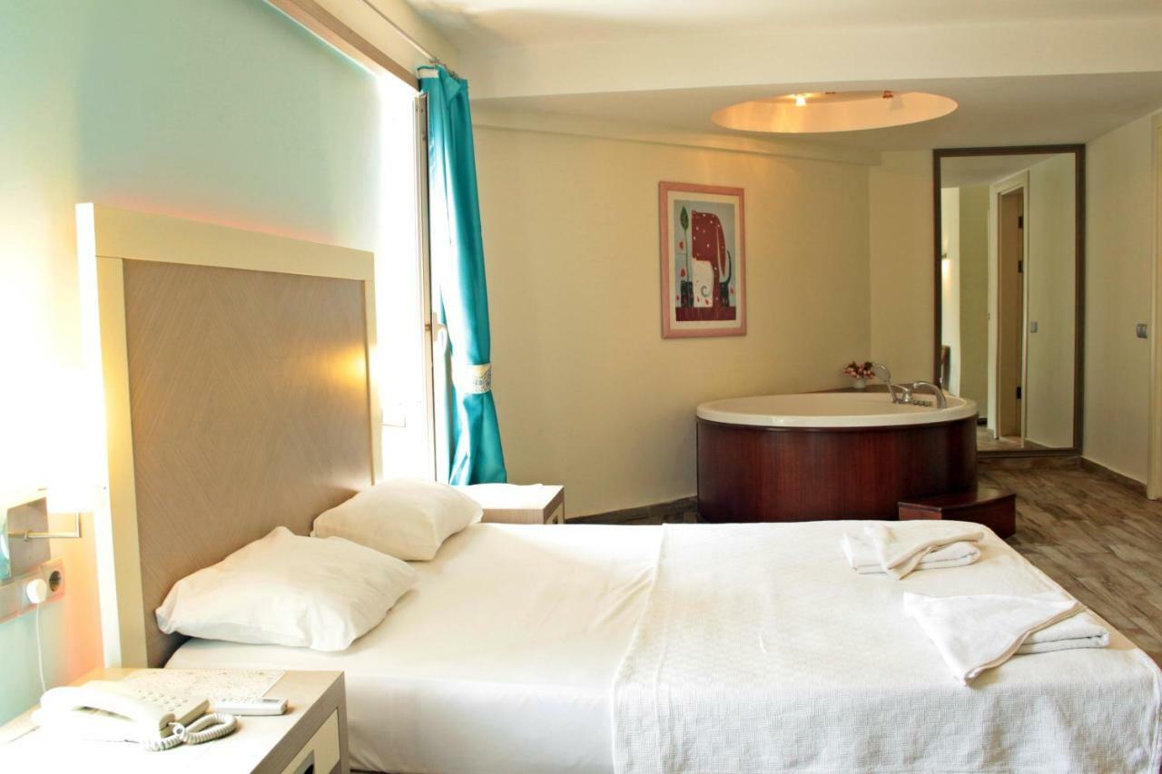 Costa Queen Suites Gümbet Zewnętrze zdjęcie